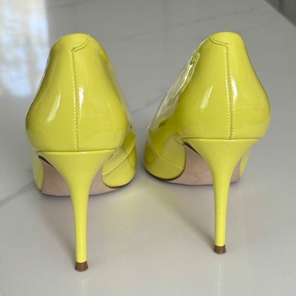 Steve Madden Luiza Neon Patent Leather Pumps in Citron - Picture 3 of 8